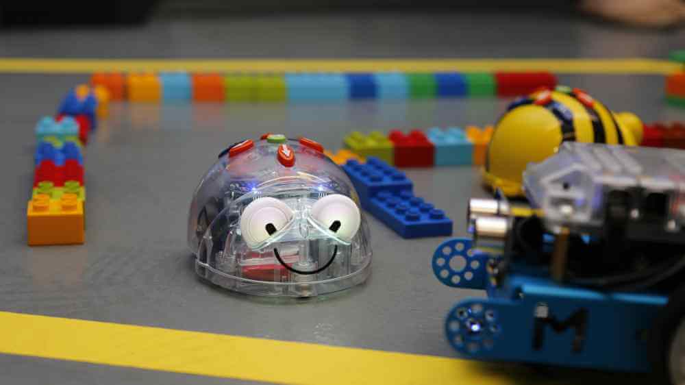 STEM robot toys